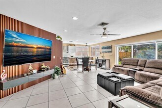 16408 Sapphire Pl in Weston, FL - Building Photo - Building Photo