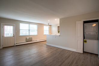 Chestnut Terrace Apartments in Philadelphia, PA - Building Photo - Interior Photo