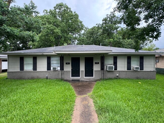 property at 1105 Milam St