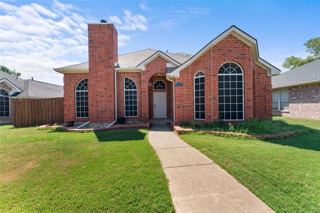 2713 Crystal Falls Dr in Mesquite, TX - Foto de edificio