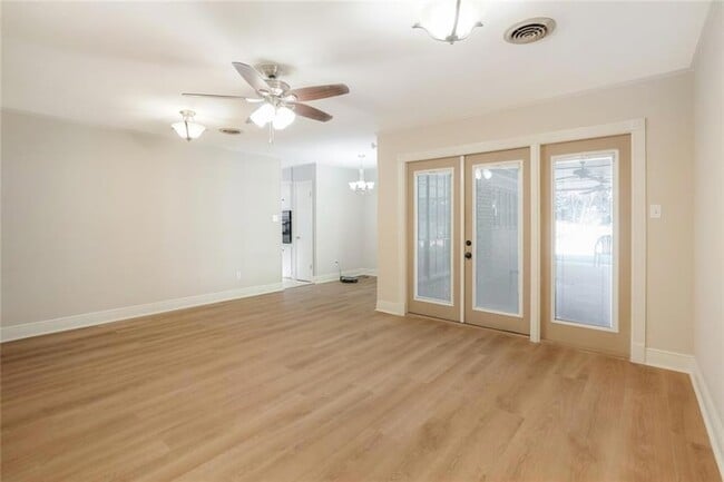 1511 Monaco Dr in Slidell, LA - Foto de edificio - Building Photo