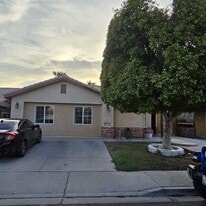 2219 Camino Dr in Calexico, CA - Building Photo