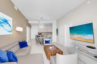 4111 S Ocean Dr in Hollywood, FL - Building Photo - Building Photo