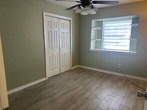 109 Pine St in Lake Jackson, TX - Building Photo - Building Photo