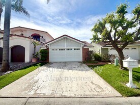 24302 Ponchartrain Ln in Lake Forest, CA - Building Photo