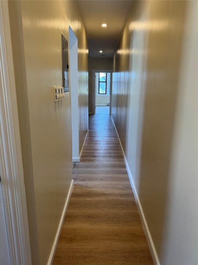 727 Main St in New Rochelle, NY - Building Photo - Building Photo
