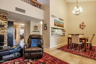 7724 E Vía Ventana Norte in Tucson, AZ - Building Photo