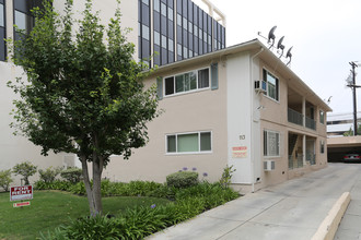 113 N Hamilton Dr in Beverly Hills, CA - Building Photo - Building Photo