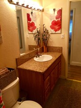 1266 Glenwood Way in South Lake Tahoe, CA - Foto de edificio - Building Photo