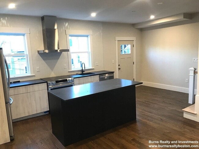 property at 2 Gifford Pl