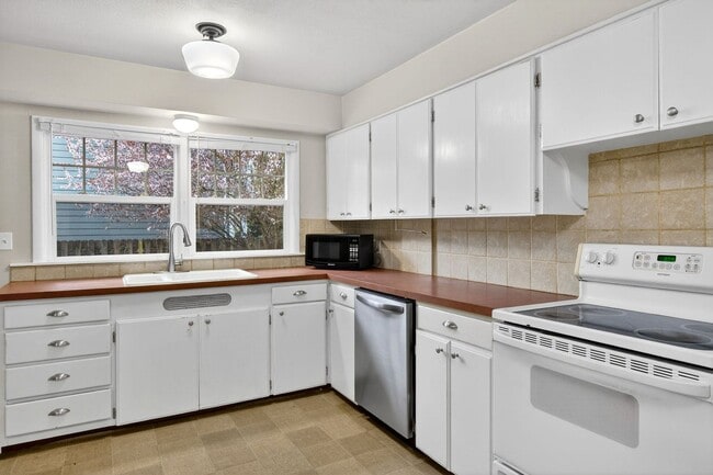 3660 SE Tenino St in Portland, OR - Building Photo - Building Photo