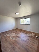 2169 SE Madison St in Albany, OR - Building Photo - Building Photo