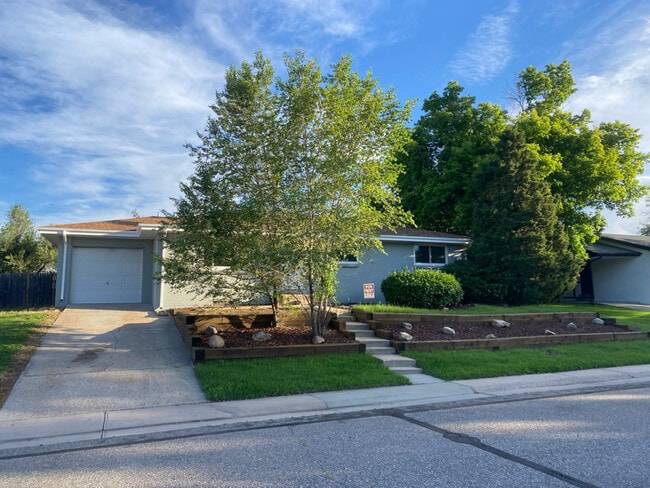 50 E Weaver Pl
