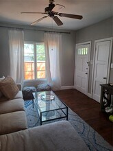 2808 Windsor Rd in Austin, TX - Building Photo - Building Photo