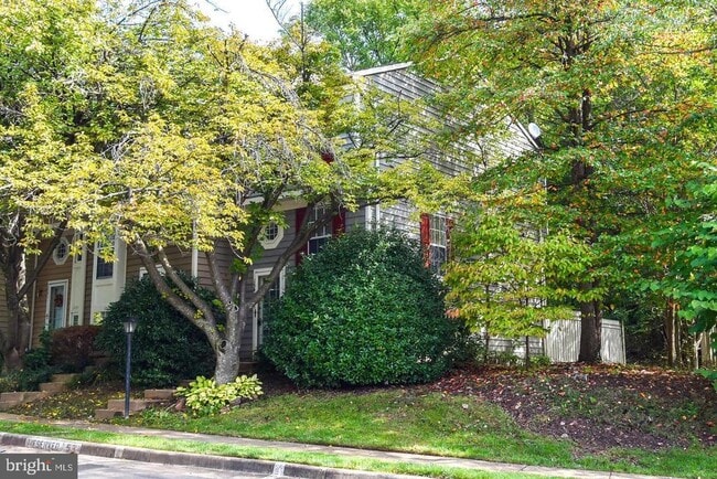 1545 Woodcrest Dr in Reston, VA - Building Photo - Building Photo