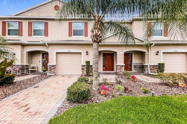3742 Silverlake Way