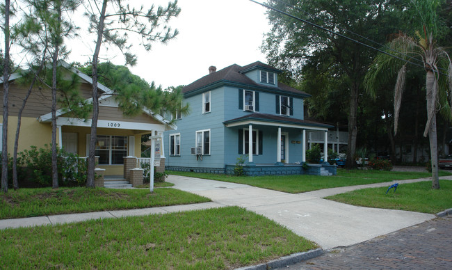 1001 Crescent Lake Dr N in St. Petersburg, FL - Building Photo - Building Photo