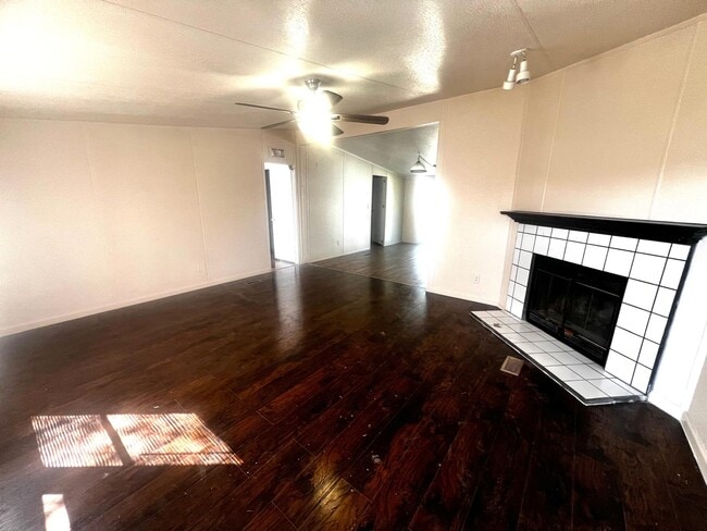 69 D St in Converse, TX - Building Photo - Building Photo