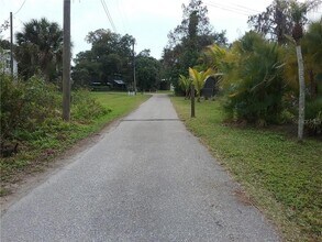 6540 Lincoln Rd in Bradenton, FL - Building Photo - Building Photo