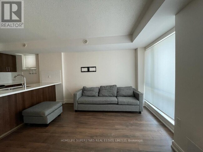 100 Dufay Rd in Brampton, ON - Building Photo - Building Photo