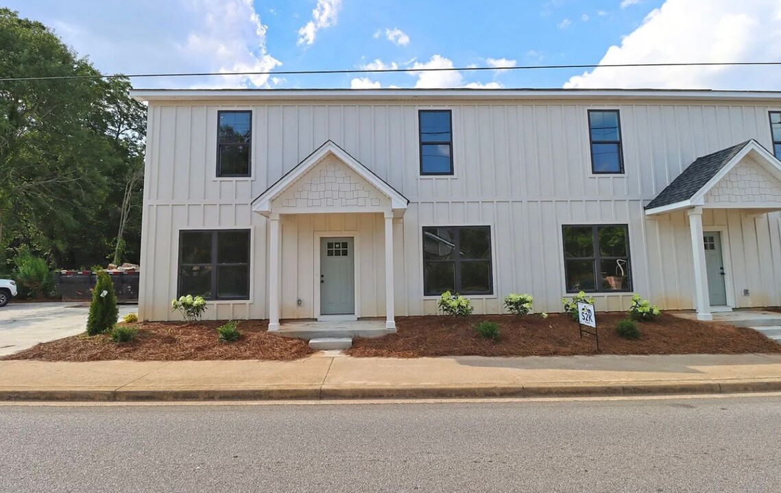 2035 Rosewood Dr in Columbia, SC - Building Photo