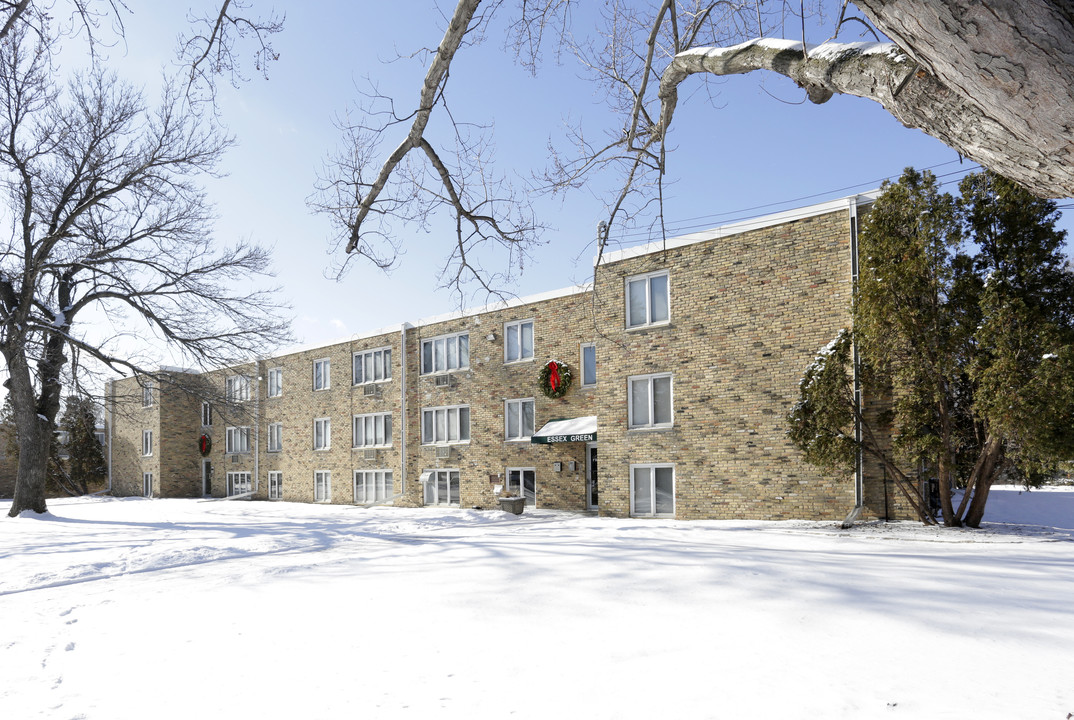 Essex Green in Bloomington, MN - Building Photo