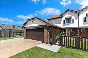 311 Willow Branch Rd in Norman, OK - Building Photo