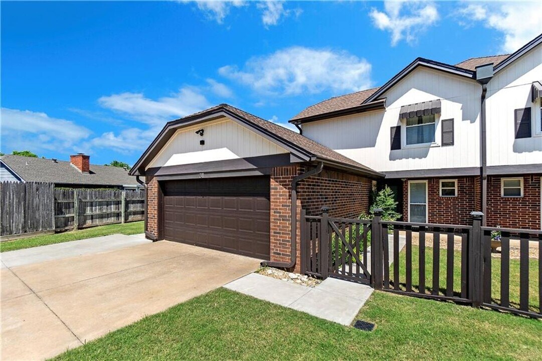 311 Willow Branch Rd in Norman, OK - Building Photo