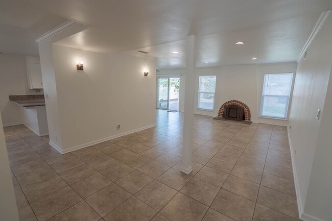 19525 Delight St in Santa Clarita, CA - Building Photo - Building Photo