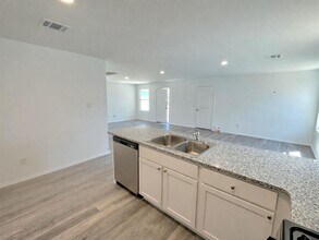 5910 Antonio Pl in Seguin, TX - Building Photo - Building Photo