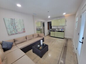 20354 Laguna Canyon Rd, Unit End Unit apartment in Laguna Beach, CA - Building Photo - Building Photo