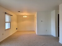 1317 Lincoln Heights Ave, Unit Apt 3 in Ephrata, PA - Foto de edificio - Building Photo