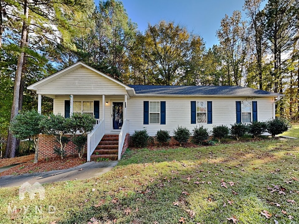 366 Lockwood Dr in Clayton, NC - Building Photo