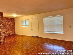 117 Meadow Way in Converse, TX - Building Photo - Building Photo