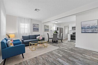 326 50th Ave N in St. Petersburg, FL - Building Photo - Building Photo