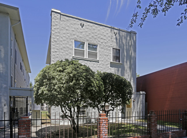 1823 P St in Sacramento, CA - Building Photo - Building Photo