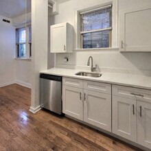 3746 W Irving Park Rd in Chicago, IL - Building Photo - Building Photo