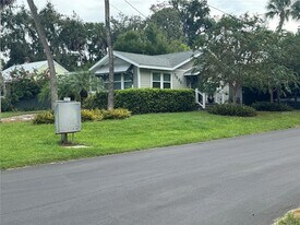 7504 Grand Blvd in Port Richey, FL - Building Photo