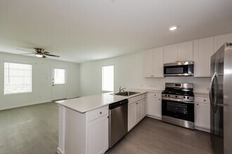 2233 Crested Saguaro St in Fort Worth, TX - Foto de edificio - Building Photo