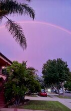 6089 Cashio St in Los Angeles, CA - Foto de edificio - Building Photo