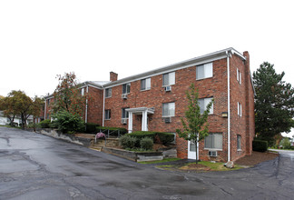 Coolidge Arms in Lansing, MI - Foto de edificio - Building Photo