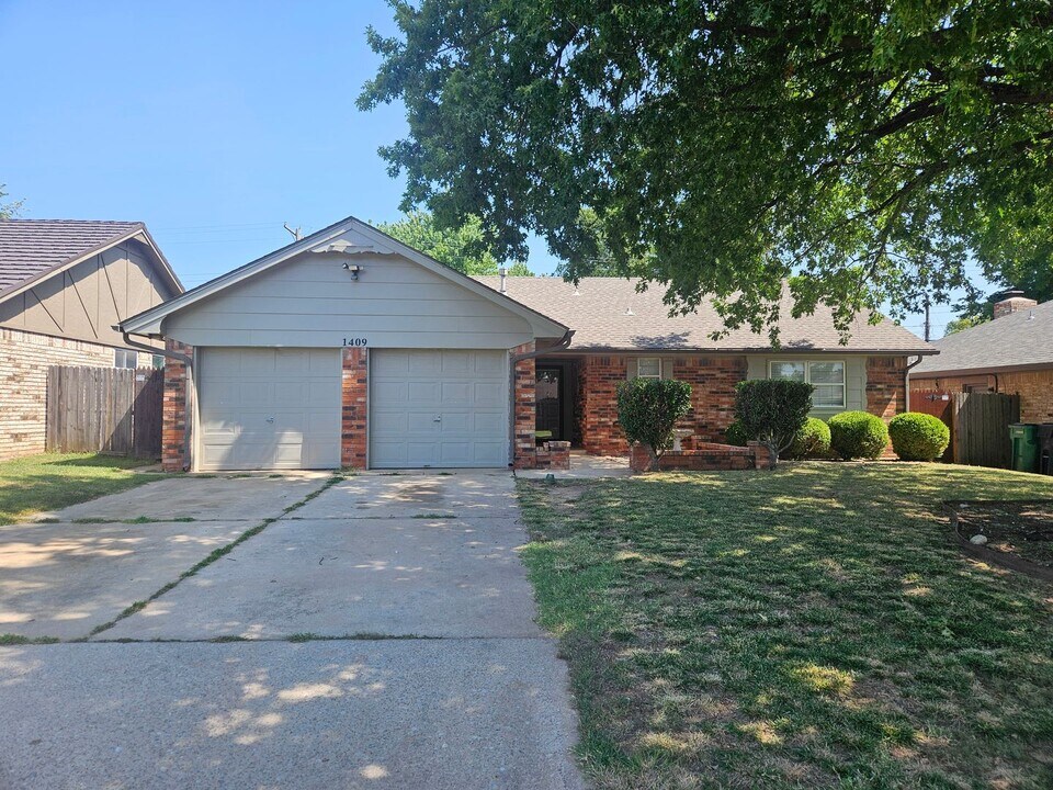 1409 SW 84th St in Oklahoma City, OK - Building Photo