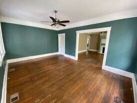 5-7 E 33rd St in Savannah, GA - Building Photo