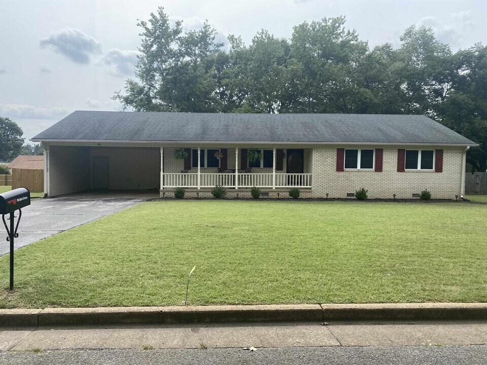 796 Hart Dr in Brownsville, TN - Building Photo