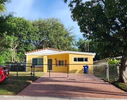 1582 NE 172nd St in North Miami Beach, FL - Building Photo