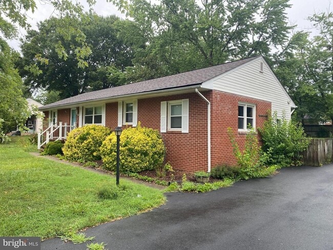 802 Payton Dr in Fredericksburg, VA - Building Photo - Building Photo