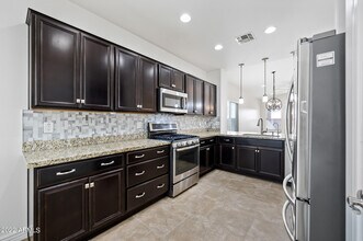 1817 W Spur Dr in Phoenix, AZ - Building Photo - Building Photo