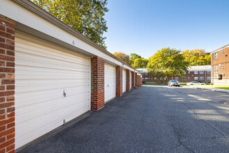 Bay Terrace Co-Op Facility Section III in Bayside, NY - Building Photo - Building Photo