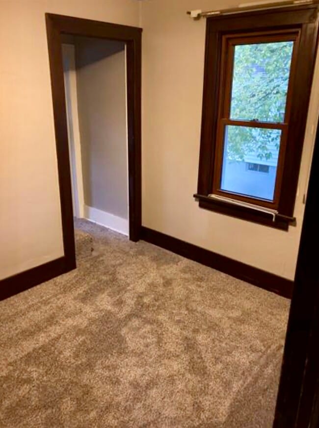 630 W 7th Ave in Fergus Falls, MN - Building Photo - Building Photo