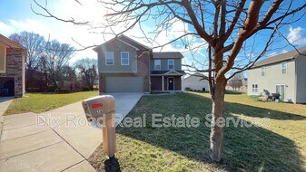 121 Kaitlin Wy in Monroe, OH - Building Photo